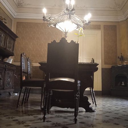 Bed And Books Isabella Bed and Breakfast Catania Exterior foto