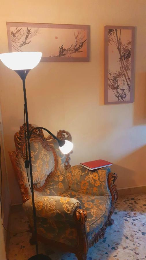 Bed And Books Isabella Bed and Breakfast Catania Exterior foto