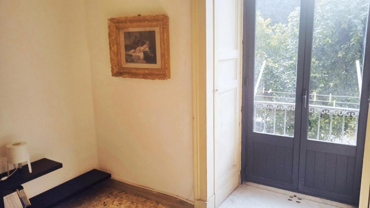 Bed And Books Isabella Bed and Breakfast Catania Exterior foto