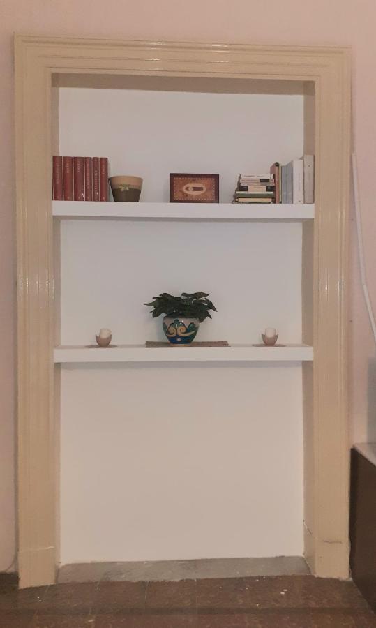 Bed And Books Isabella Bed and Breakfast Catania Exterior foto